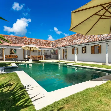 Villa Kura Kura - Newly Renovated 4Bdrs Villa Center Bingin Beach