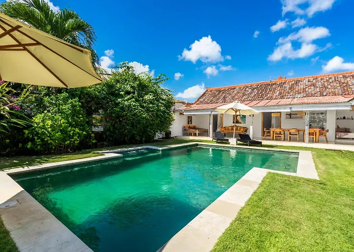 Kura Kura - Newly Renovated 4bdrs Center Bingin Villa *