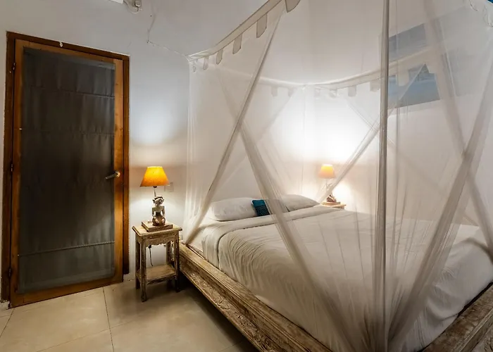 Kura Kura - Newly Renovated 4bdrs Center Bingin Uluwatu (Bali)