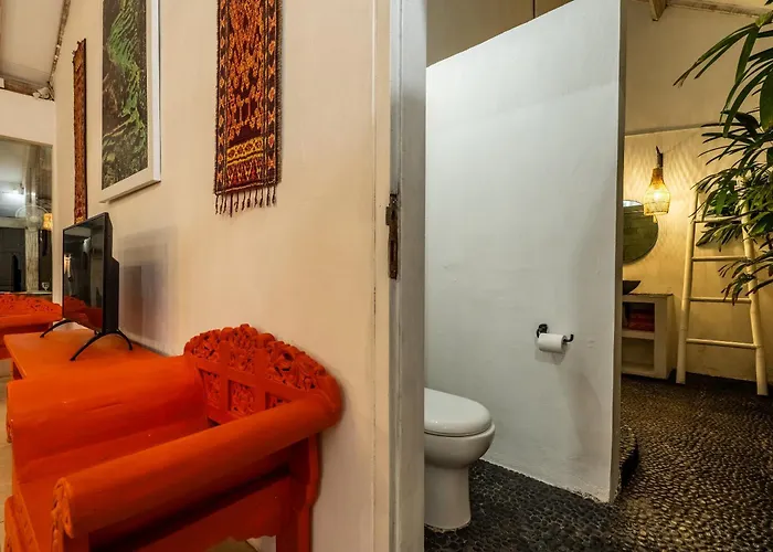 Kura Kura - Newly Renovated 4bdrs Center Bingin Uluwatu (Bali)