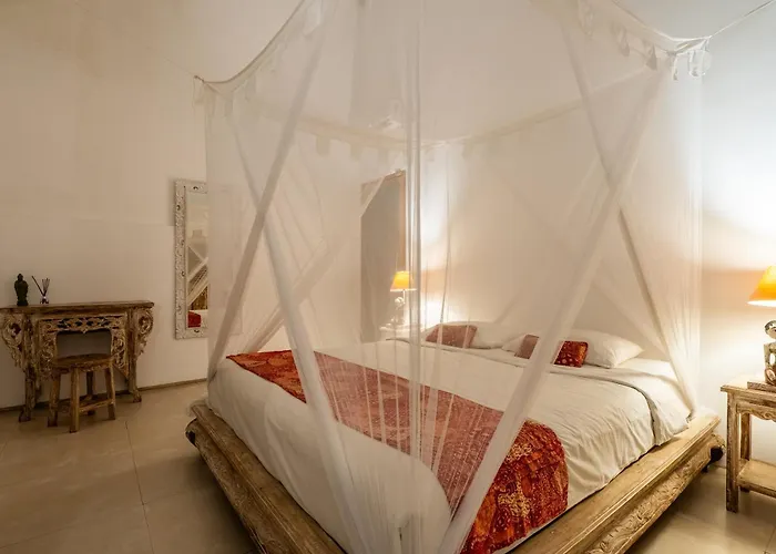 Kura Kura - Newly Renovated 4bdrs Center Bingin Villa *