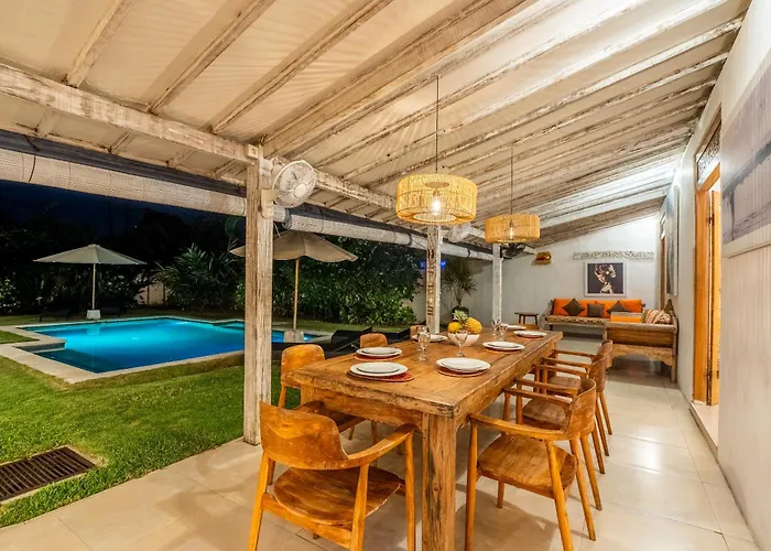 Villa Kura Kura - Newly Renovated 4bdrs Center Bingin